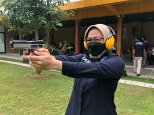 Latihan Menembak
