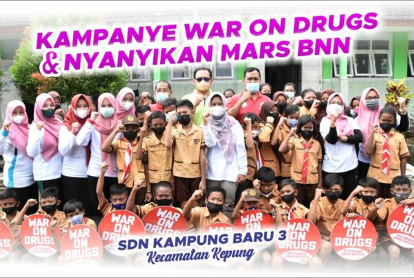 Kampanye War On Drugs dan Nyanyikan Mars BNN bersama SDN Kampung Baru 3 Kec. Kepung