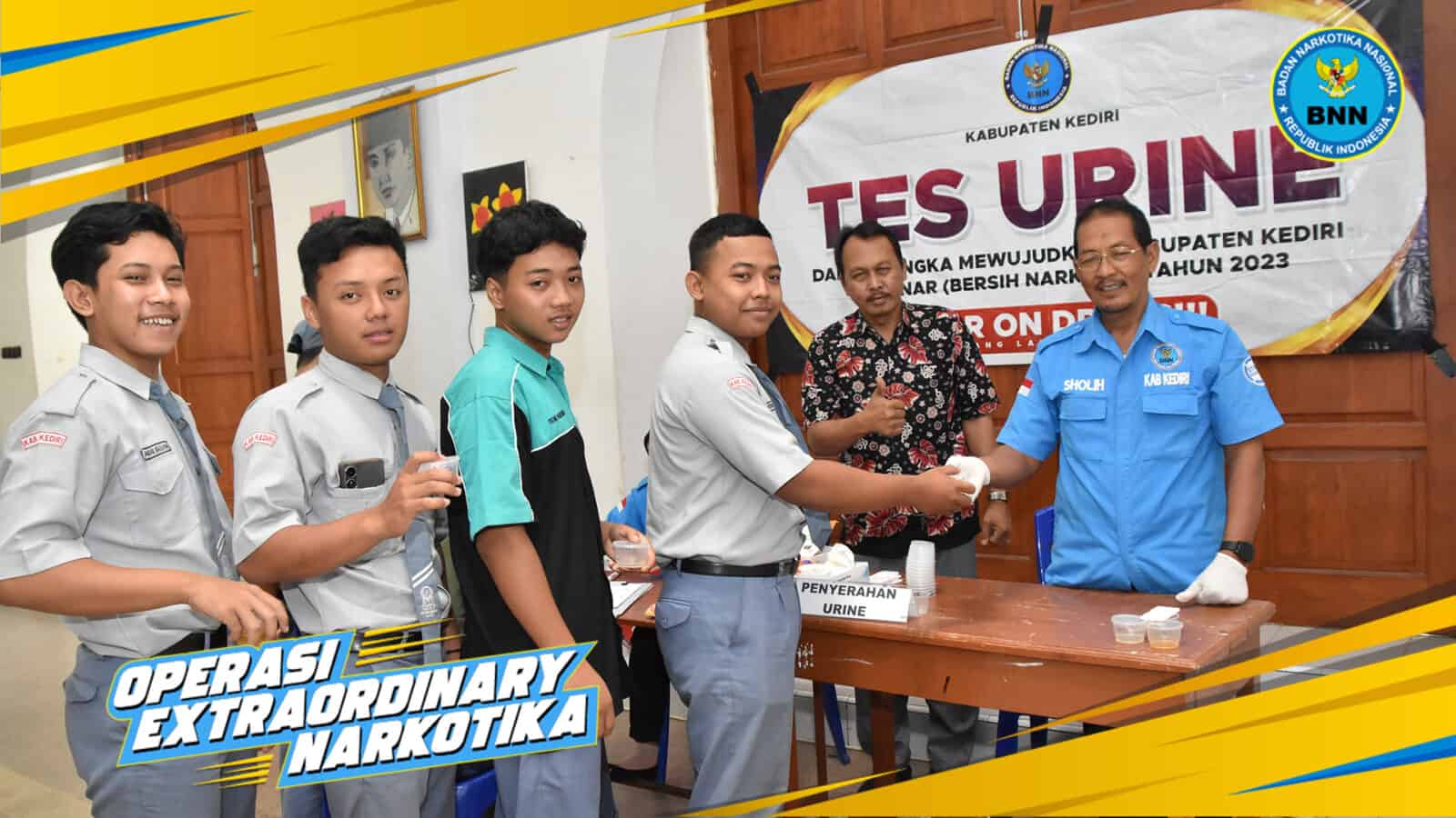 EXTRA ORDINARY CRIME SIDAK TES URINE DI SMK CANDA BHIRAWA PARE KEDIRI